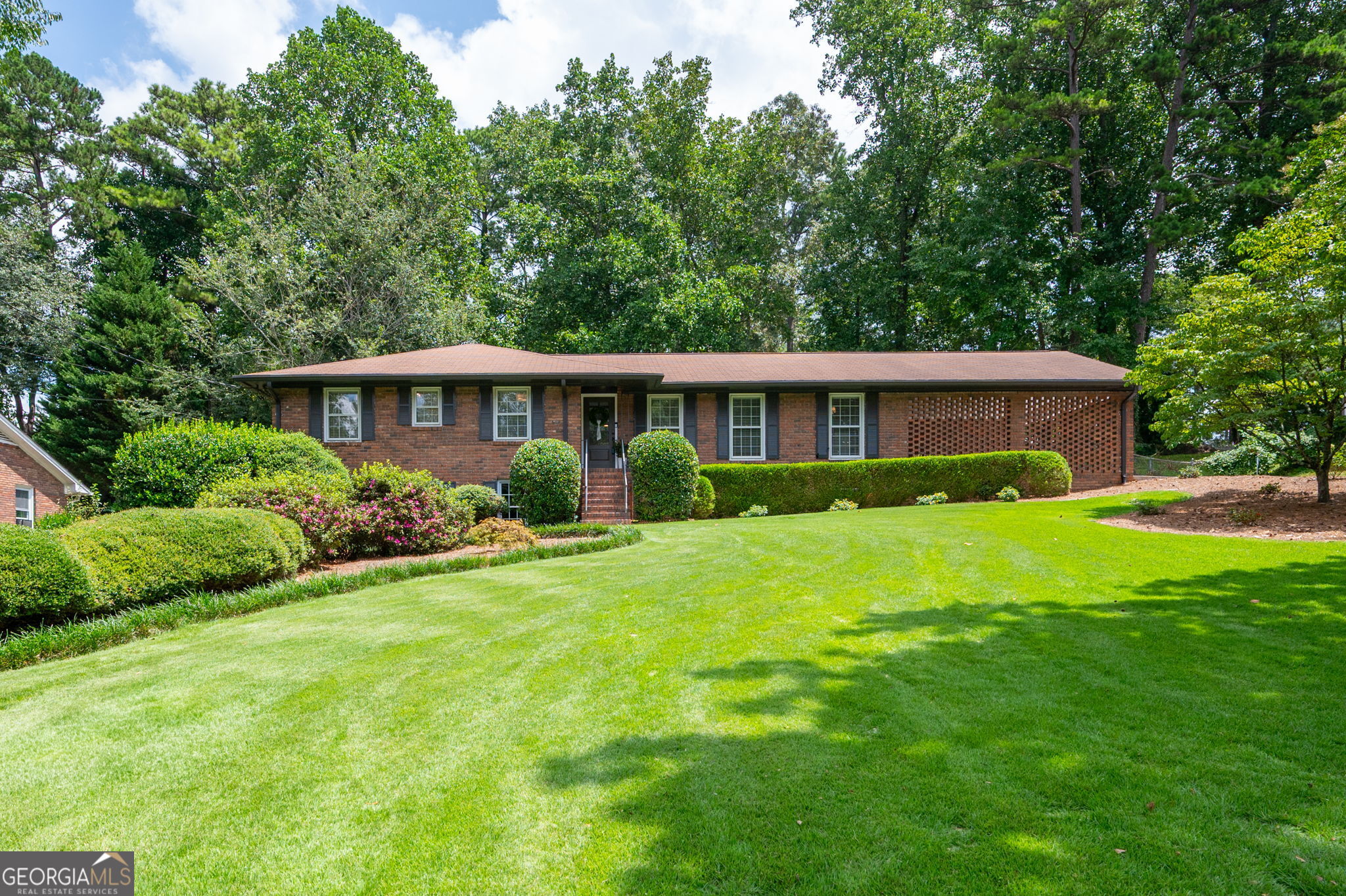 79 Rhodes DR