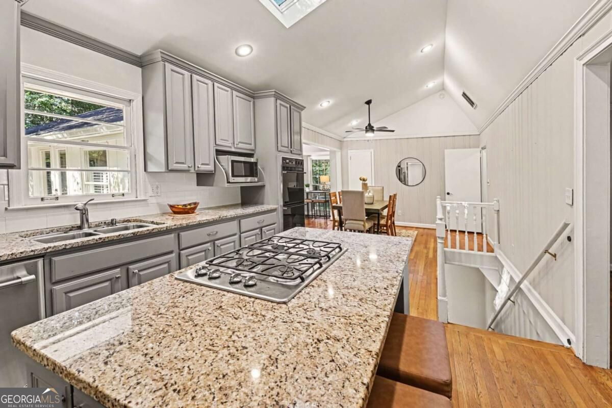 905 Homewood CT
