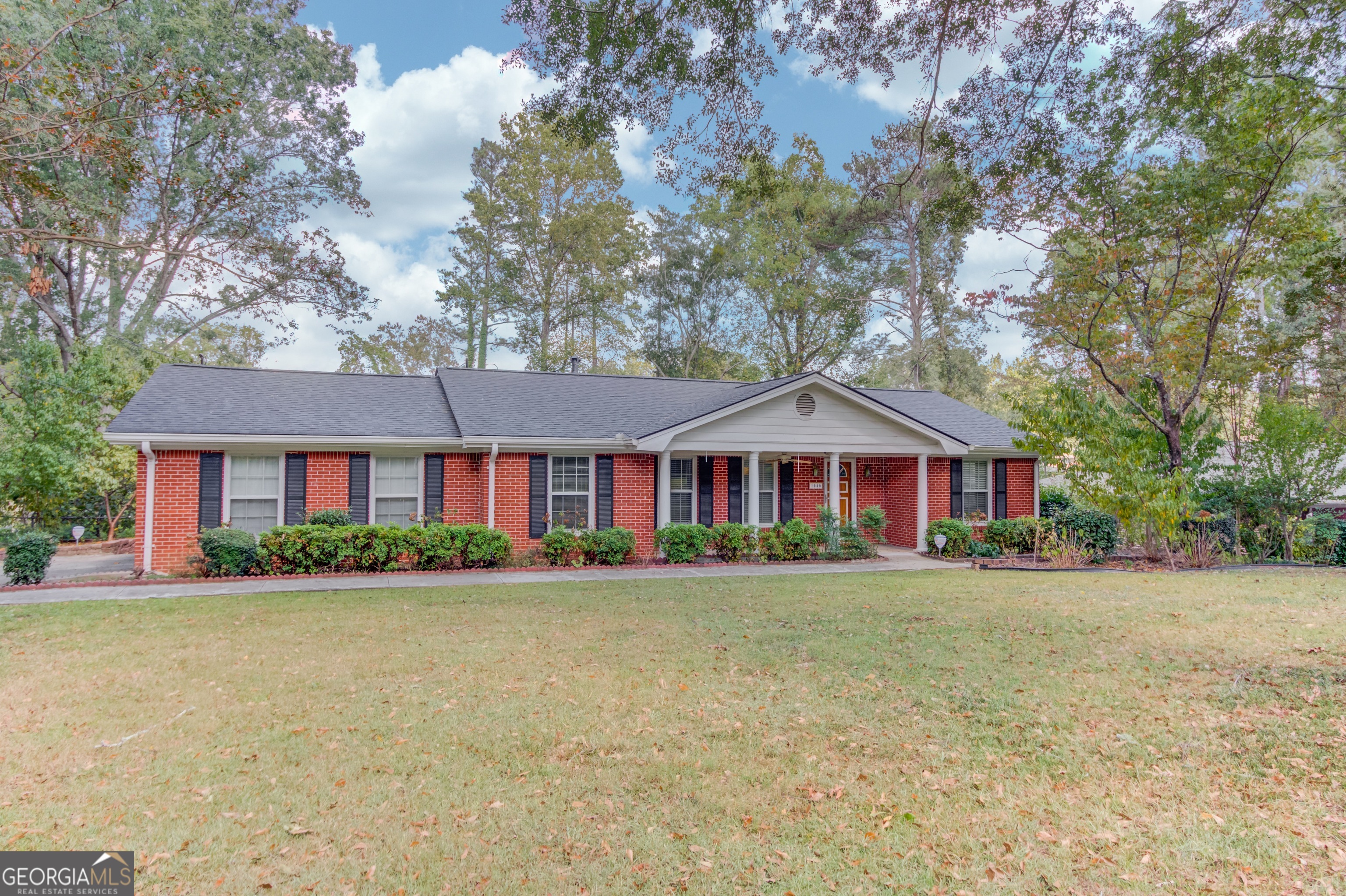 1349 Springwood DR NW