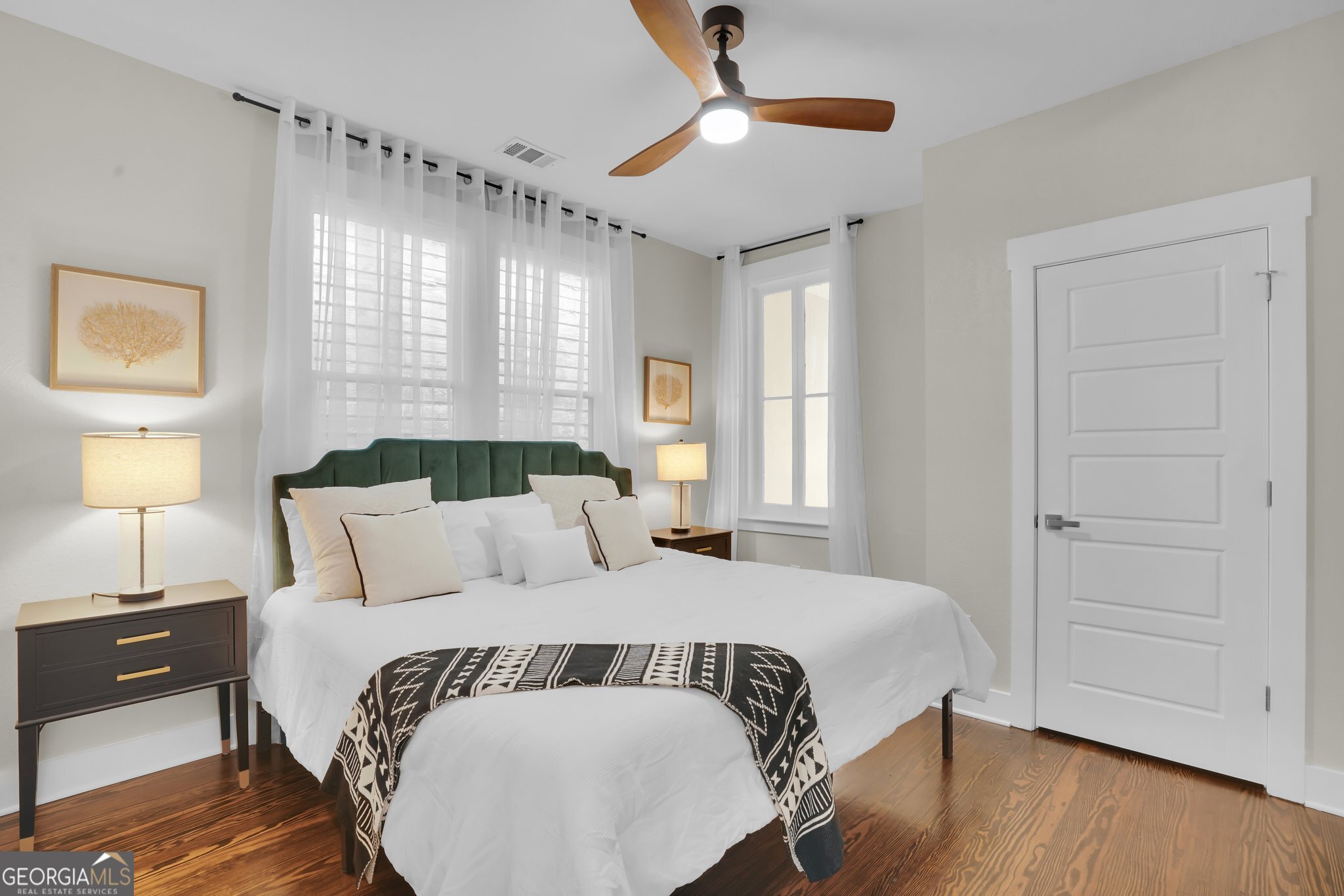 222 W 38th ST