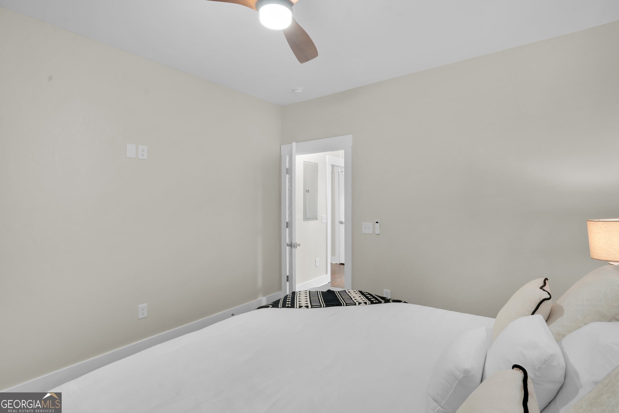 222 W 38th ST