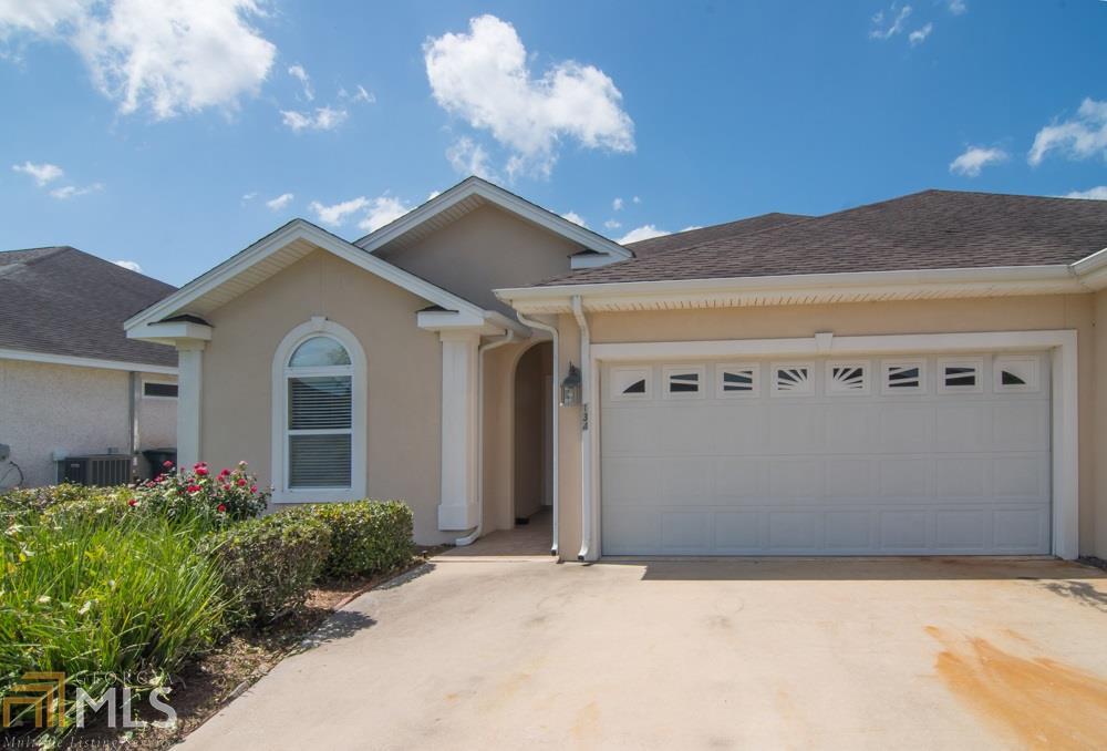 Looking for maintenance free home? This 3/2 split floor plan duplex is priced to sell. This open concept home has an over sized master that over looks the large Florida room and fenced backyard. This is a 2 car attached garage. The amenities include pool, weight room, tennis courts and park. Close to I-95, Kings Bay Naval Base and schools.