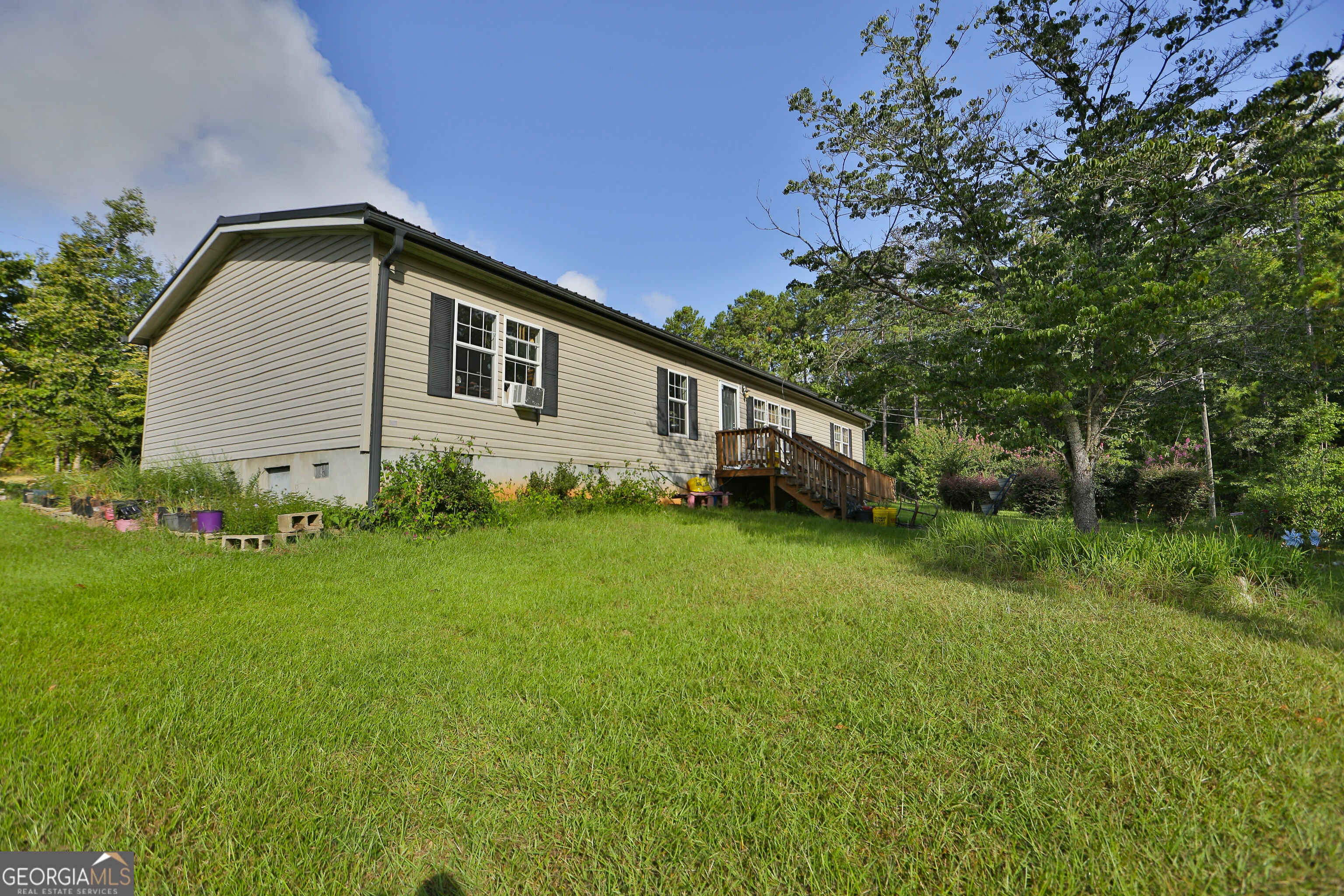 124 Snyder RD NE