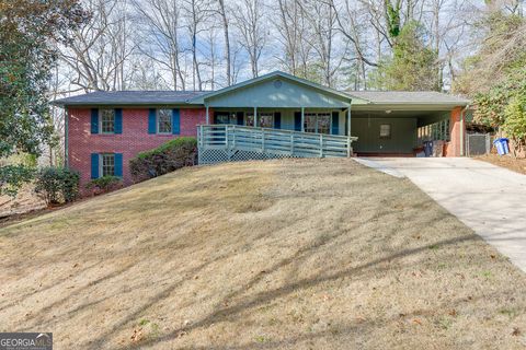 Photo of 470 Woodland Drive, Gainesville, GA 30501 (MLS # 10657040)
