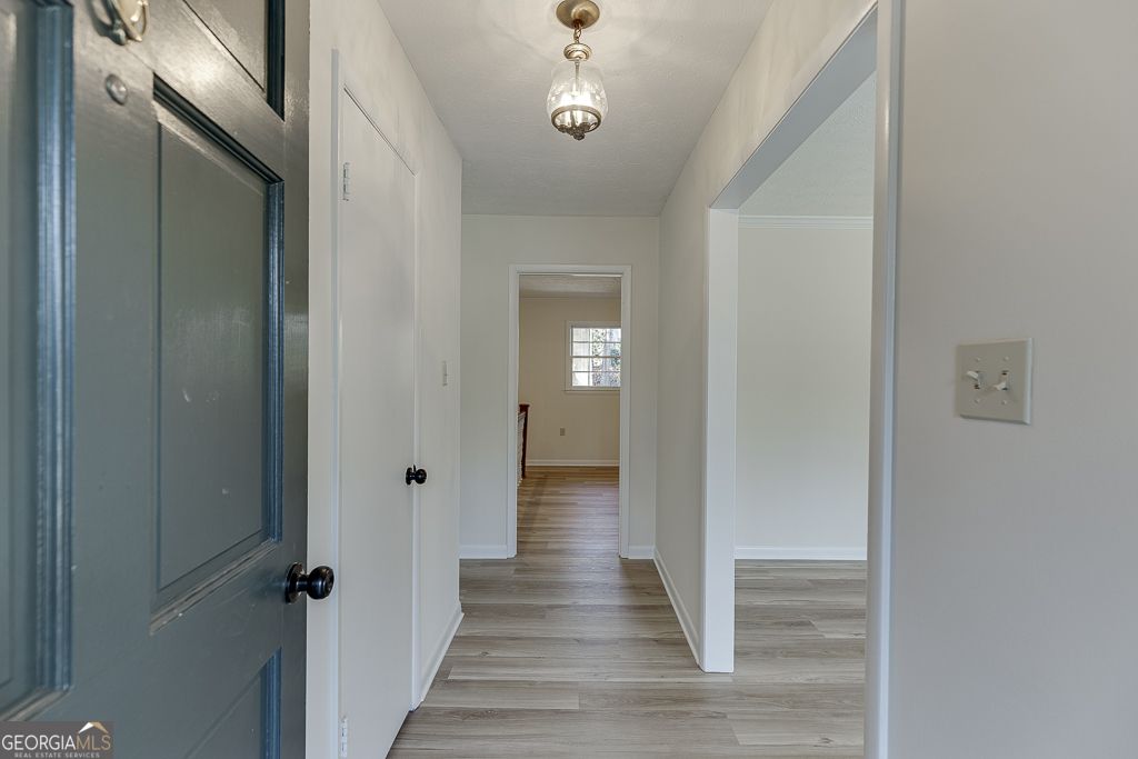 Photo of 470 Woodland Drive, Gainesville, GA 30501 (MLS # 10657040)