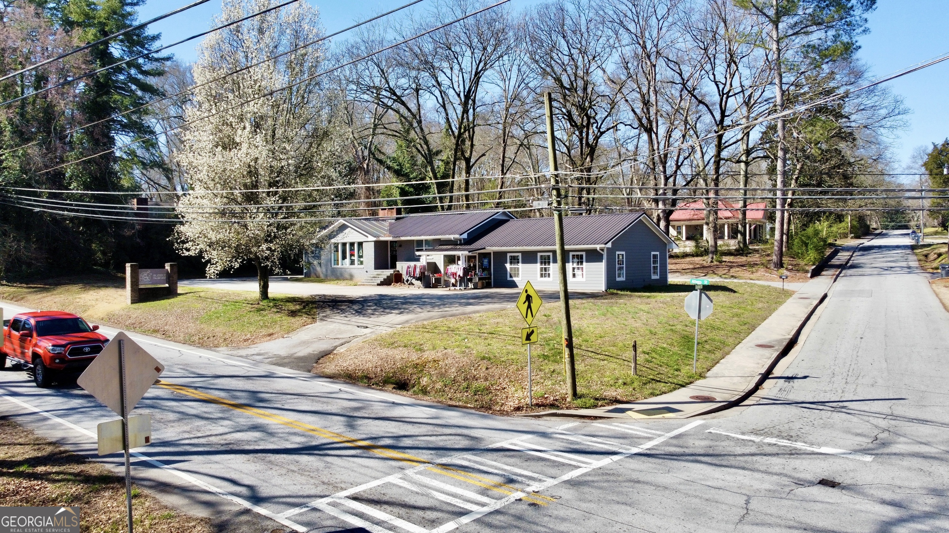 306 Athens ST