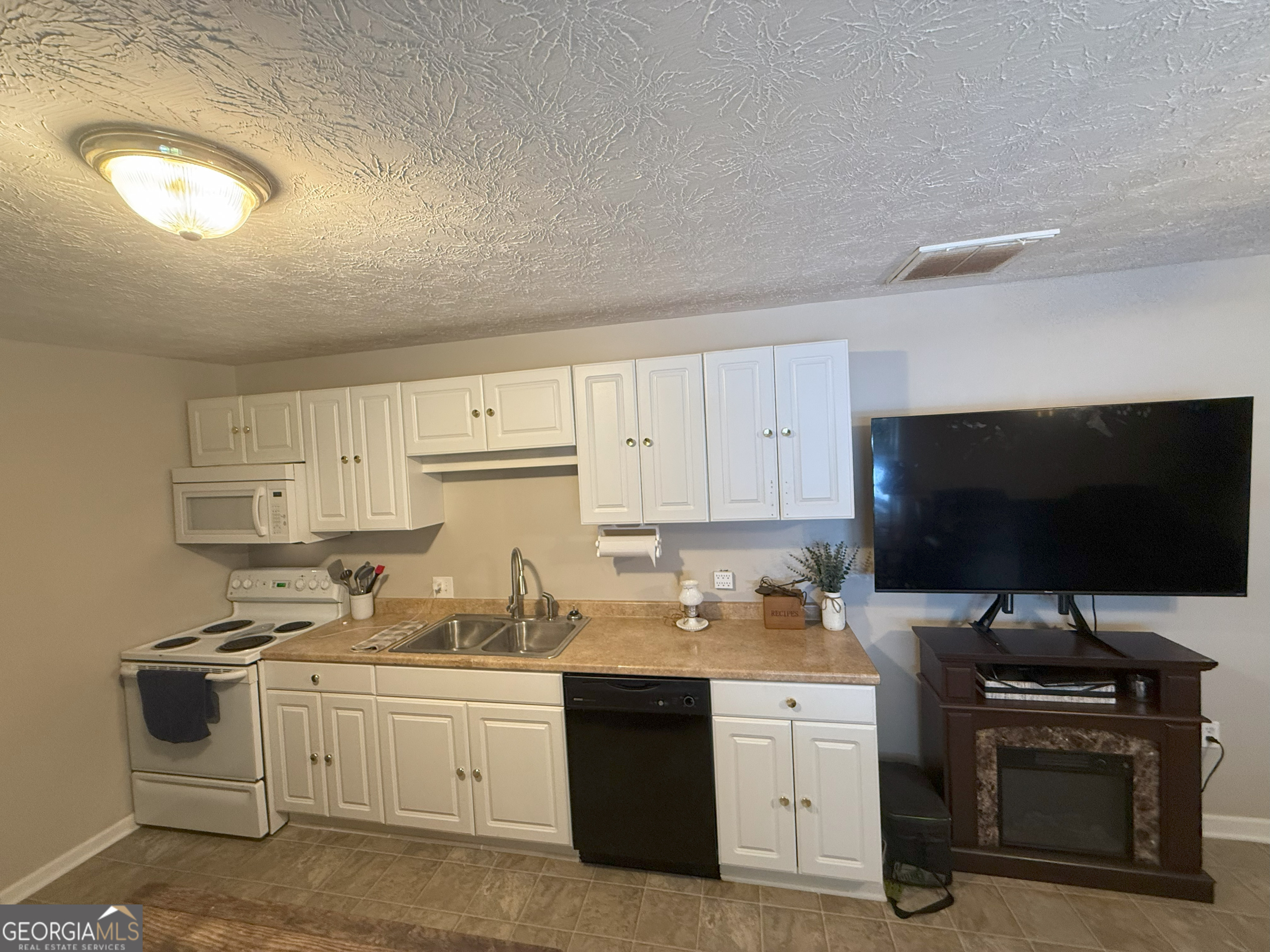 2227 Aonia RD