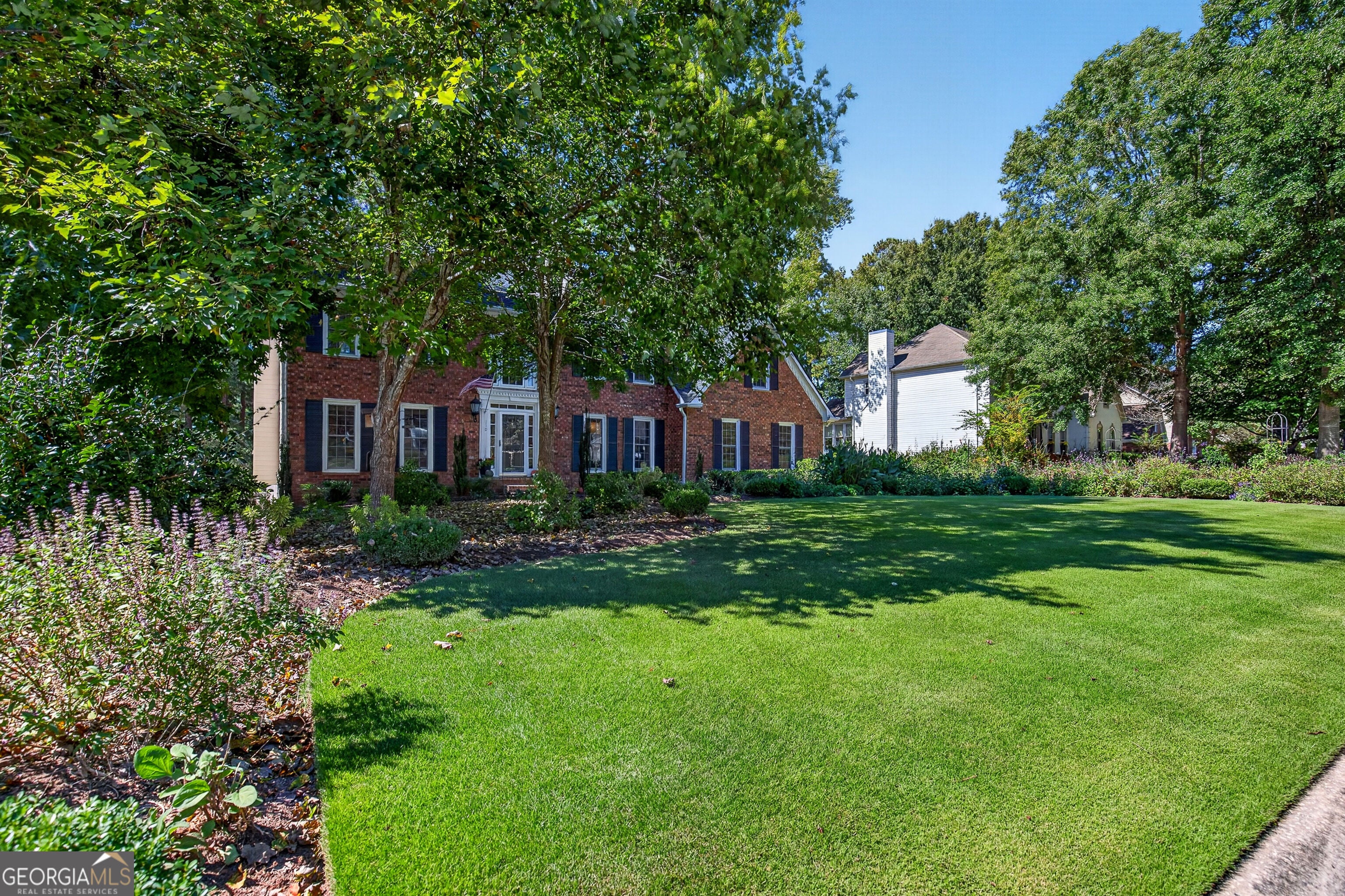 110 Colonnade DR