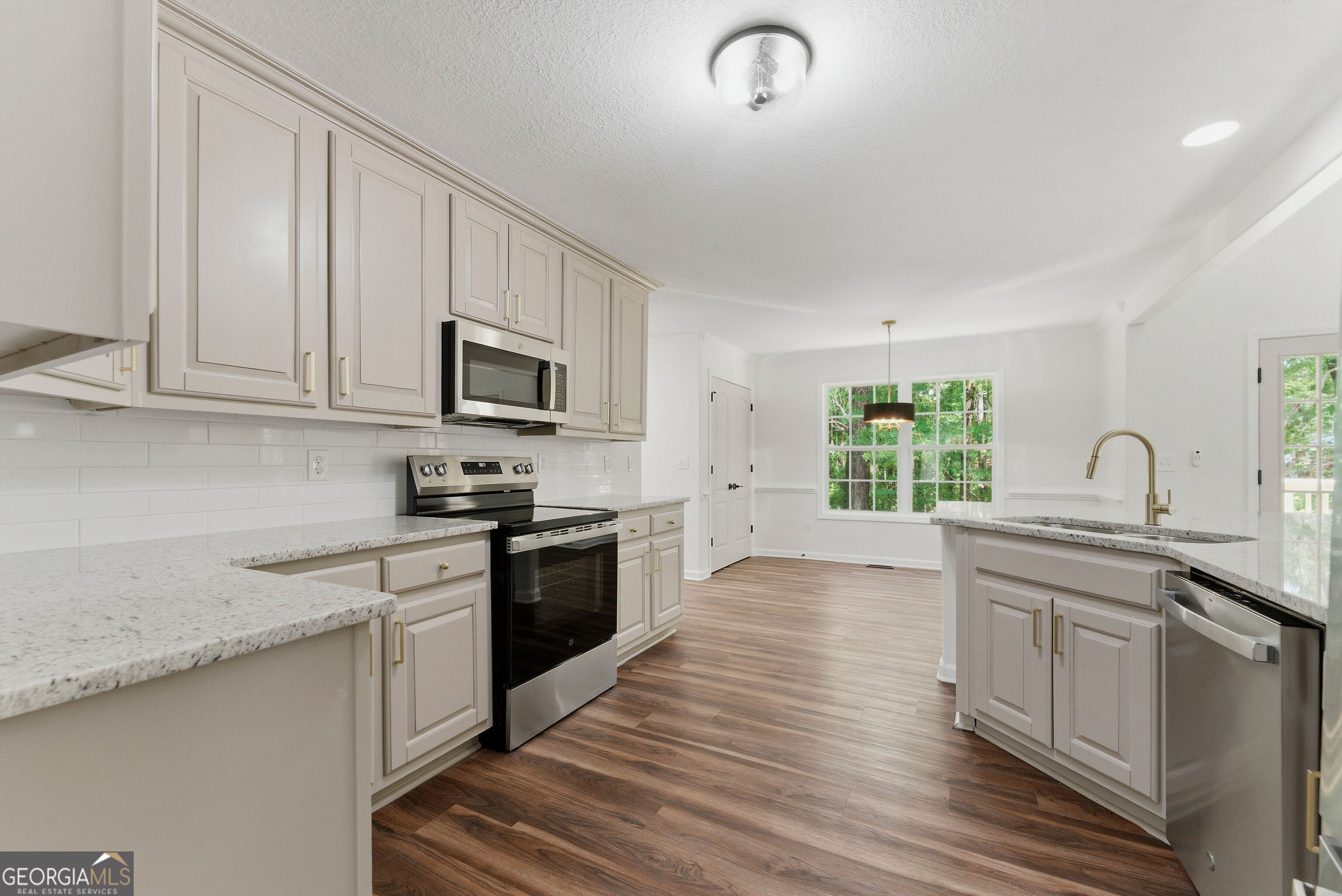 2544 Carnes RD