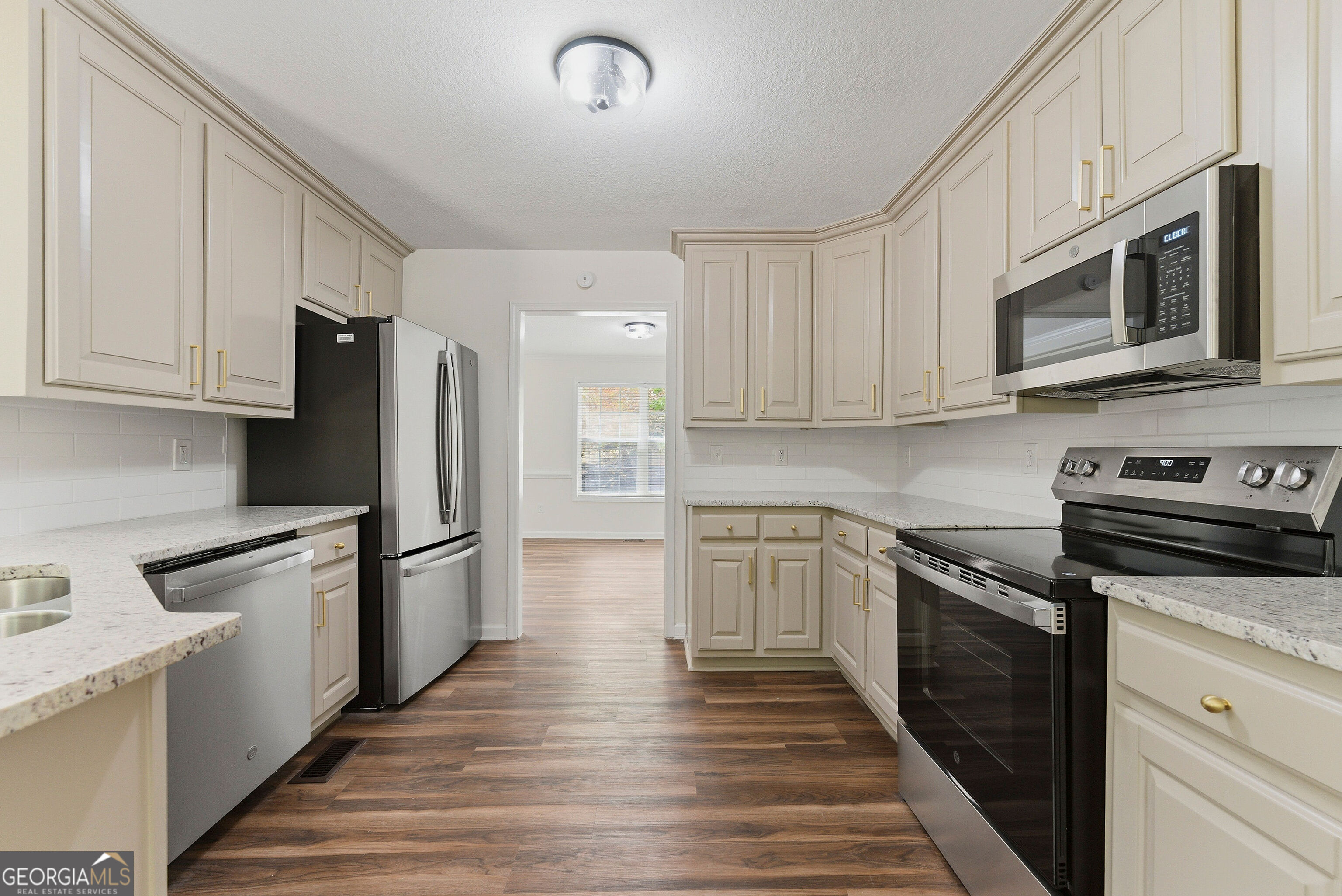 2544 Carnes RD