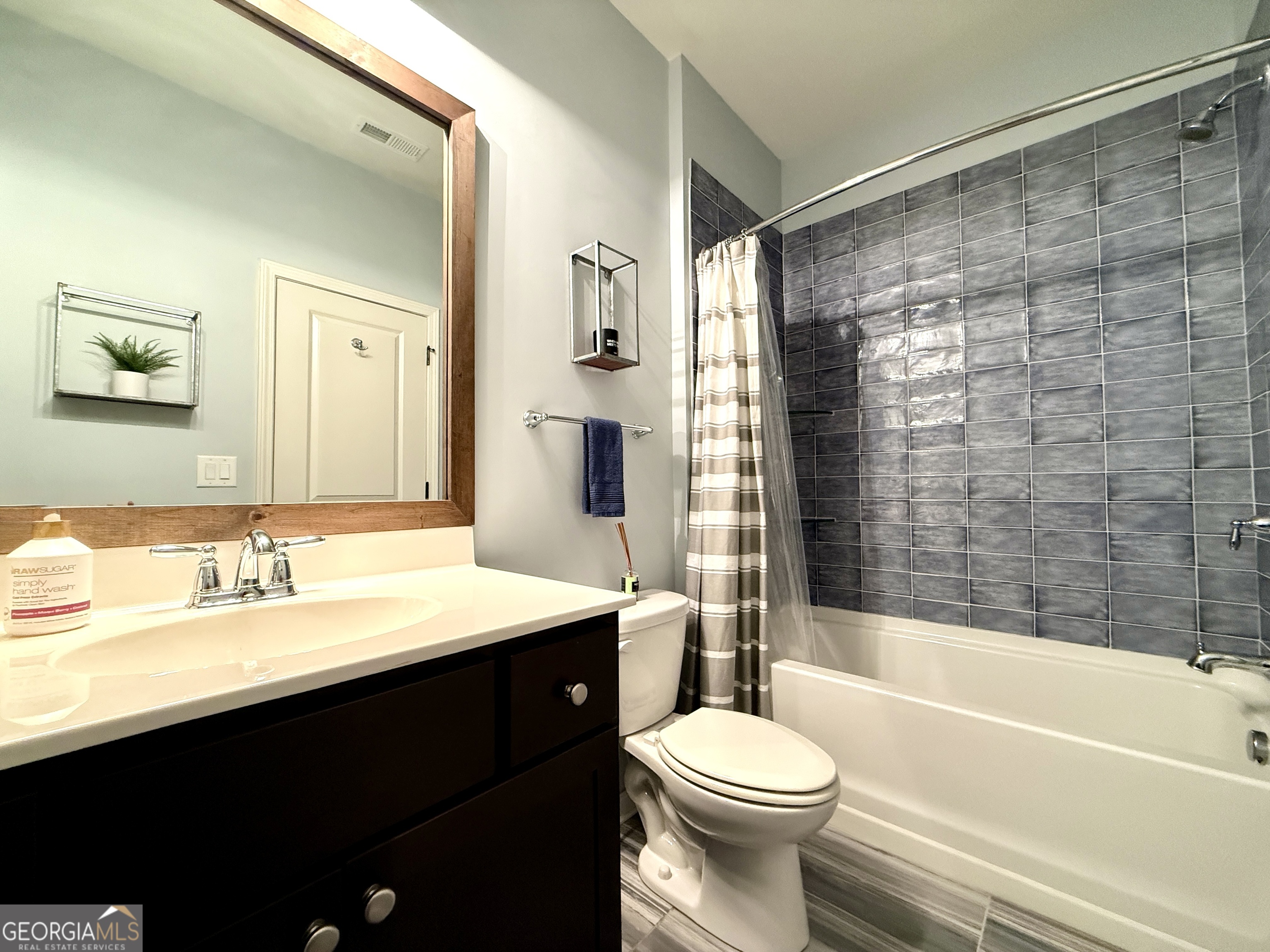 Larkspur - Residential