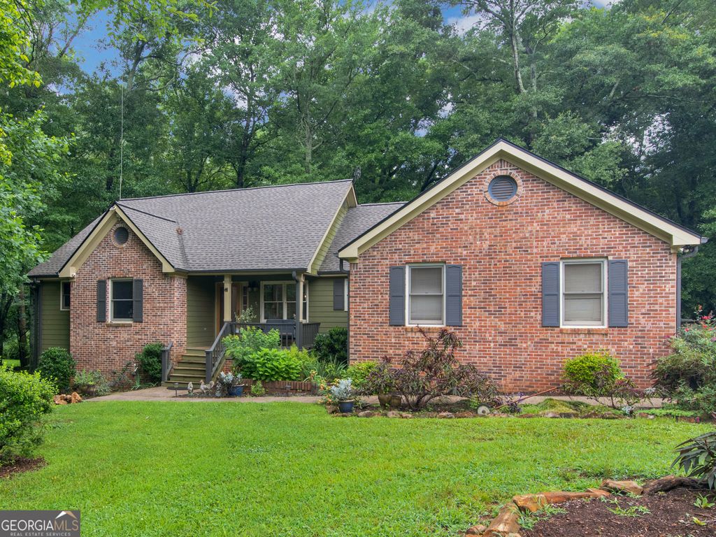 Photo of 330 Lake Ridge Court, McDonough, GA 30253 (MLS # 10791222)