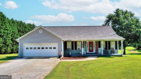 A home in Dacula