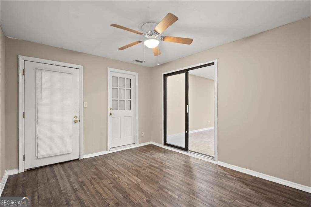 Old Farm Place - Residential Lease