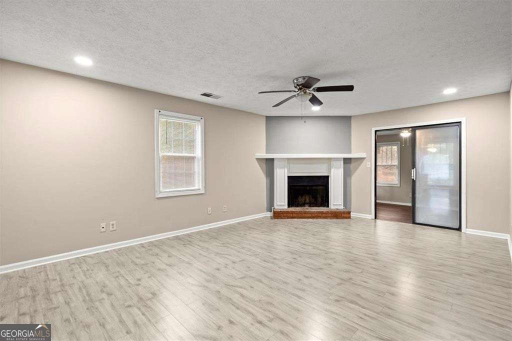 Old Farm Place - Residential Lease