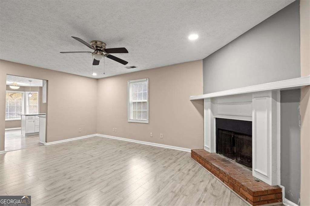 Old Farm Place - Residential Lease