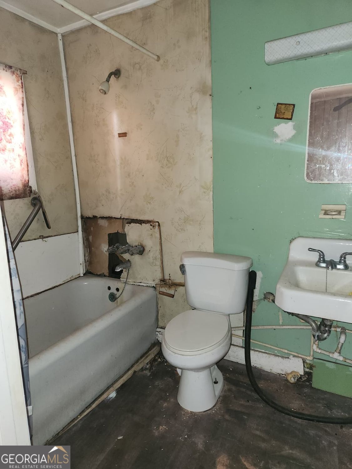 Atlanta, Georgia 30315, United States, 3 Bedrooms Bedrooms, ,2 BathroomsBathrooms,Residential,Active,230004