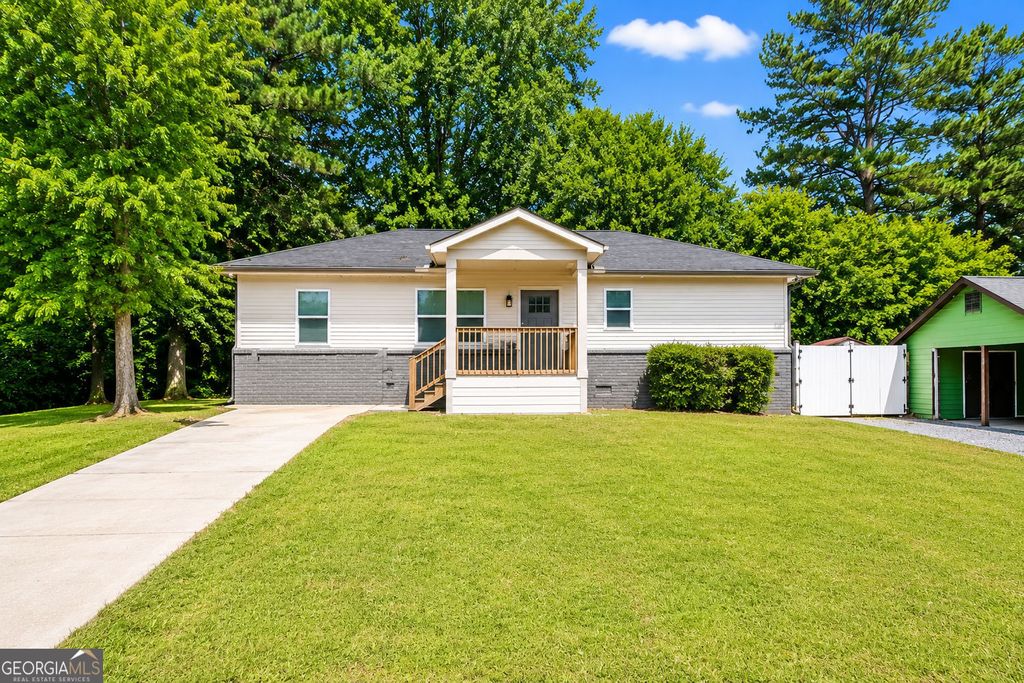 Photo of 1639 Bridgeport Drive NW, Atlanta, GA 30318 (MLS # 10812061)