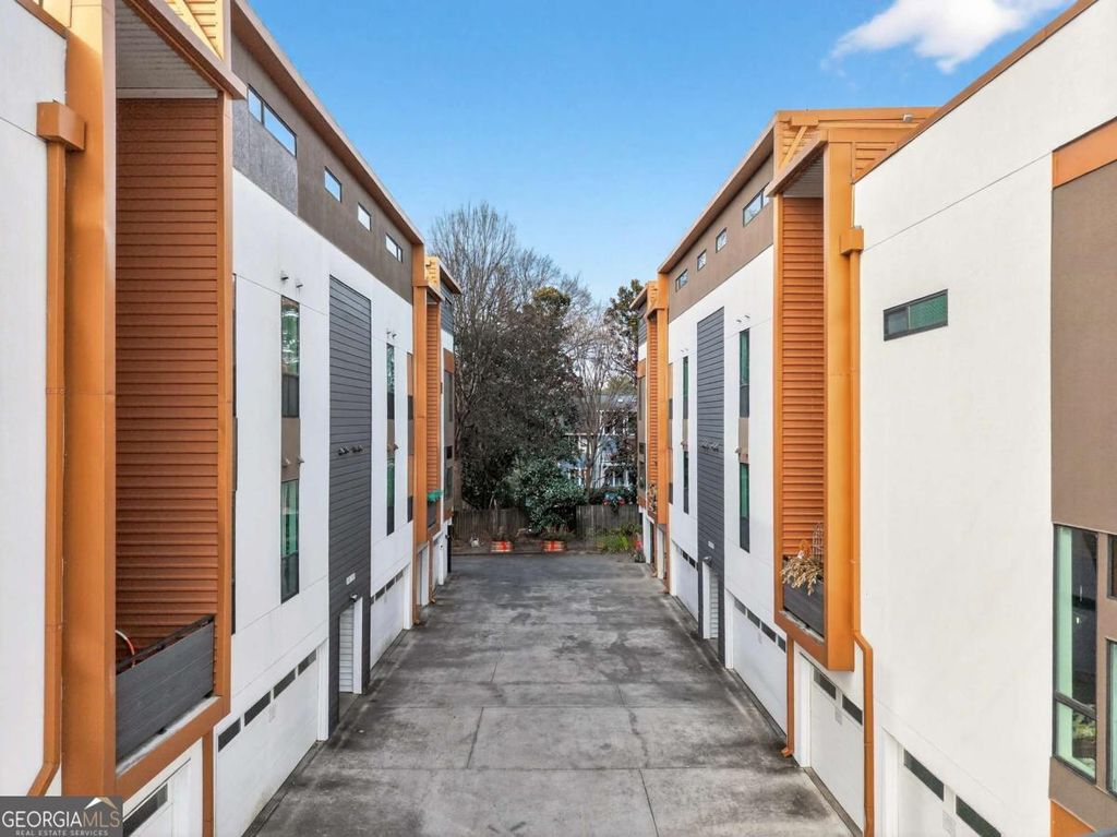 Photo of 972 Dekalb Avenue NE #202, Atlanta, GA 30307 (MLS # 10668103)