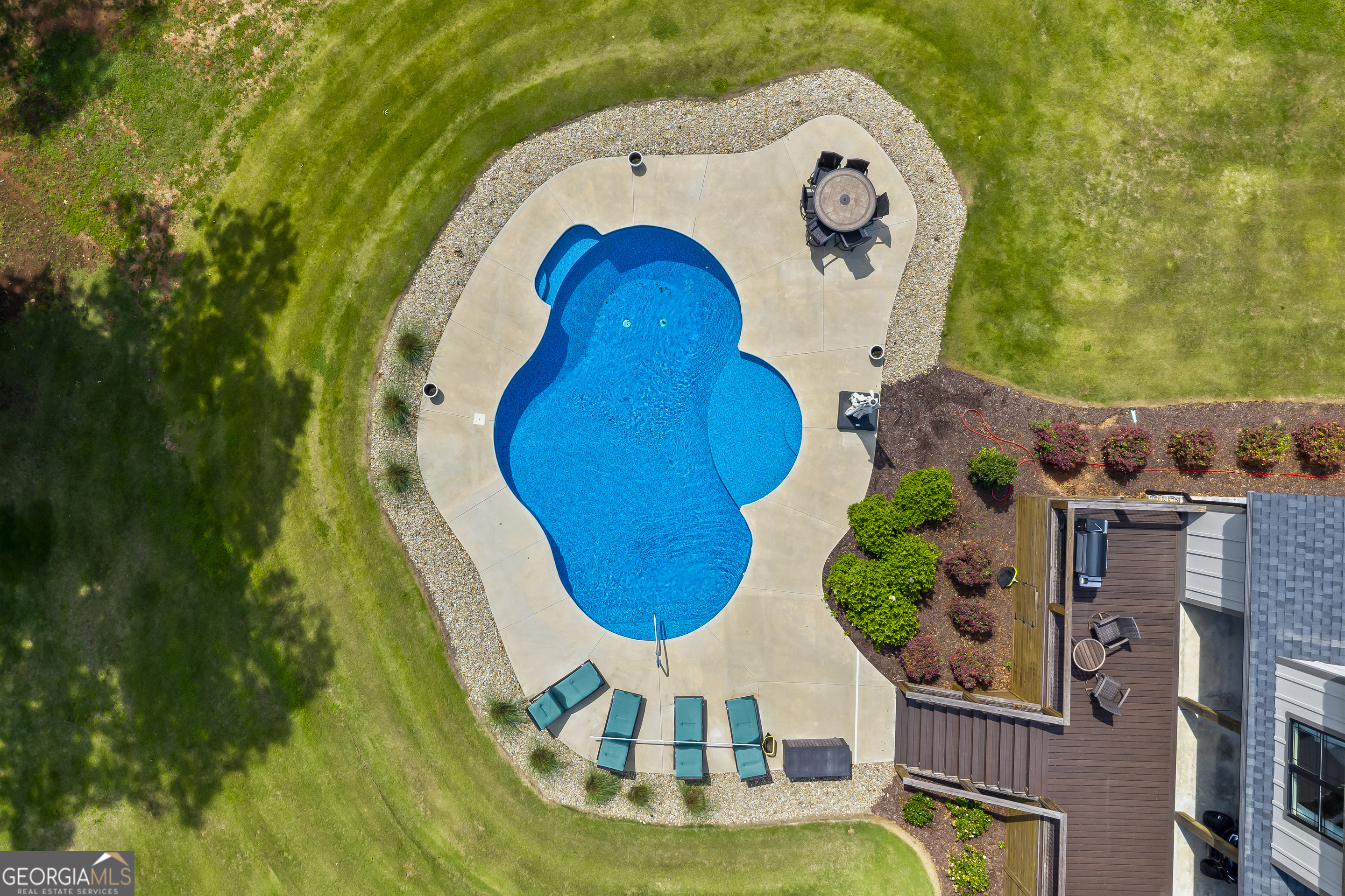 300 Black Point DR