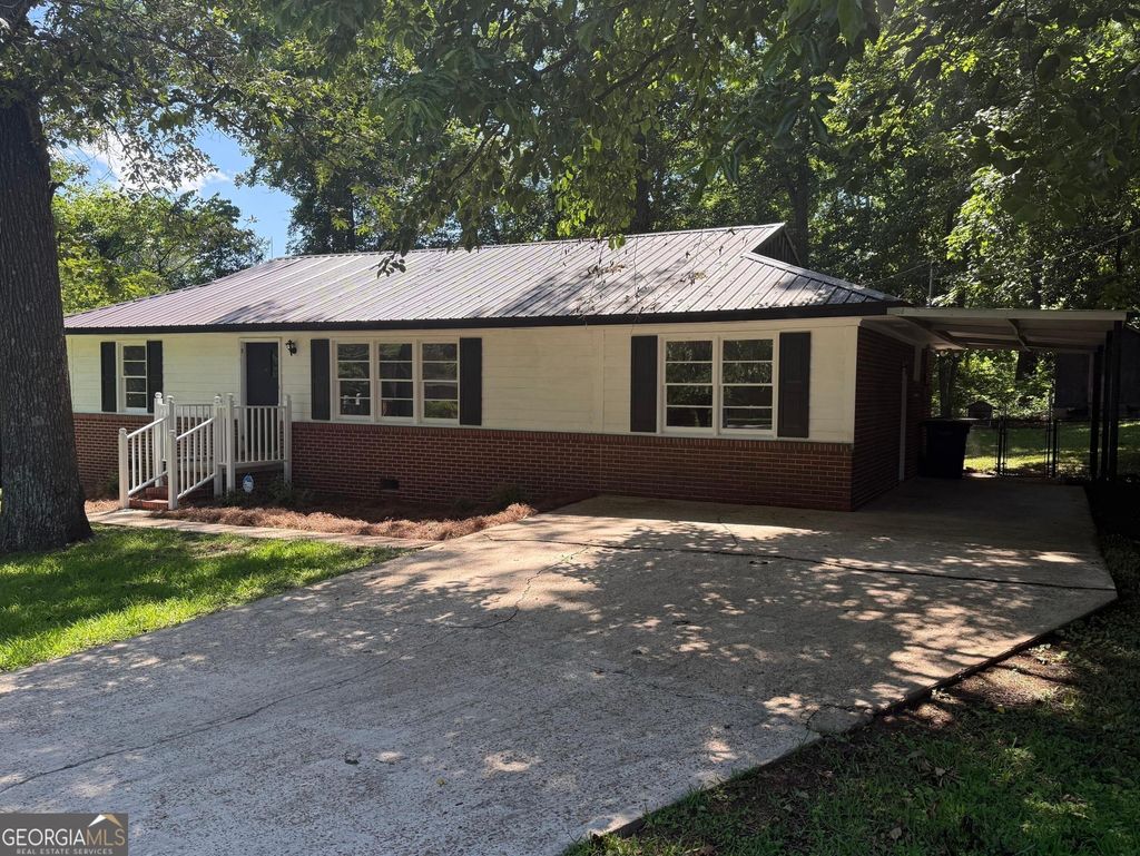 Photo of 105 Dogwood Drive, Lagrange, GA 30241 (MLS # 10731315)