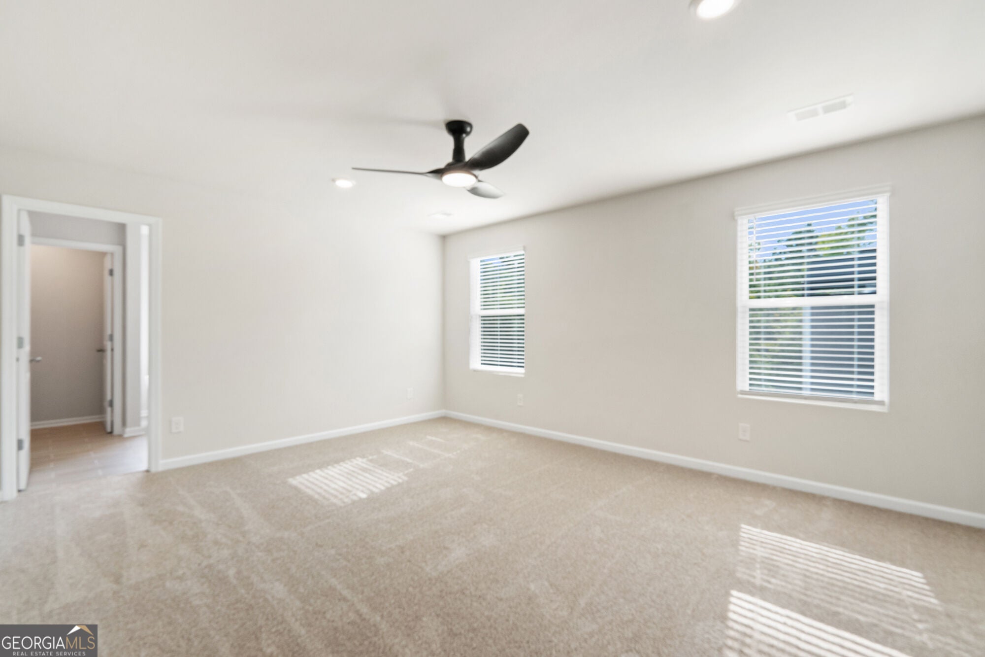302 HUDSON CT