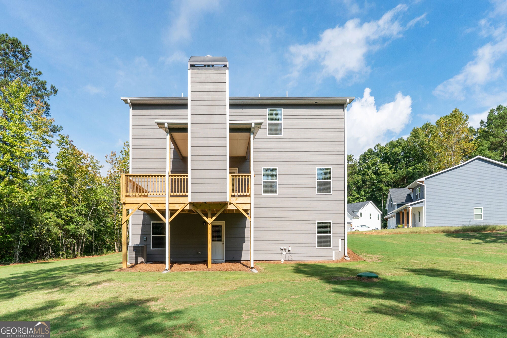 302 HUDSON CT