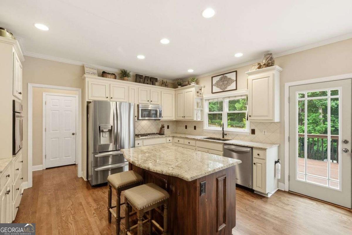 515 Lakewood CT