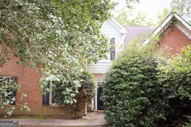 Country Living Just Minutes from Shopping and Restaurants! Spacious Two-Story Home Boasts the Perfect Blend of Serentiy and Convenience! This 4 Bedroom, 2 1/2 Bath Home offers Oversized Master Suite on the Main, Two-Story Family Room and Two-Story Foyer. Flexible Loft Space adds Versatility - Ideal for Home Office, Media Room, Area to Accommodate Extra Guests or a Creative Haven Just for You! Large Privacy Fenced Back Yard is Great for Entertaining, Gardening or a Peaceful Place to Relax and Unwind After a Long Day! Conveniently located to I-20, Shopping & Restaurants in Downtown Covington and Minutes Away from the City of Oxford! Eligible for USDA Financing!