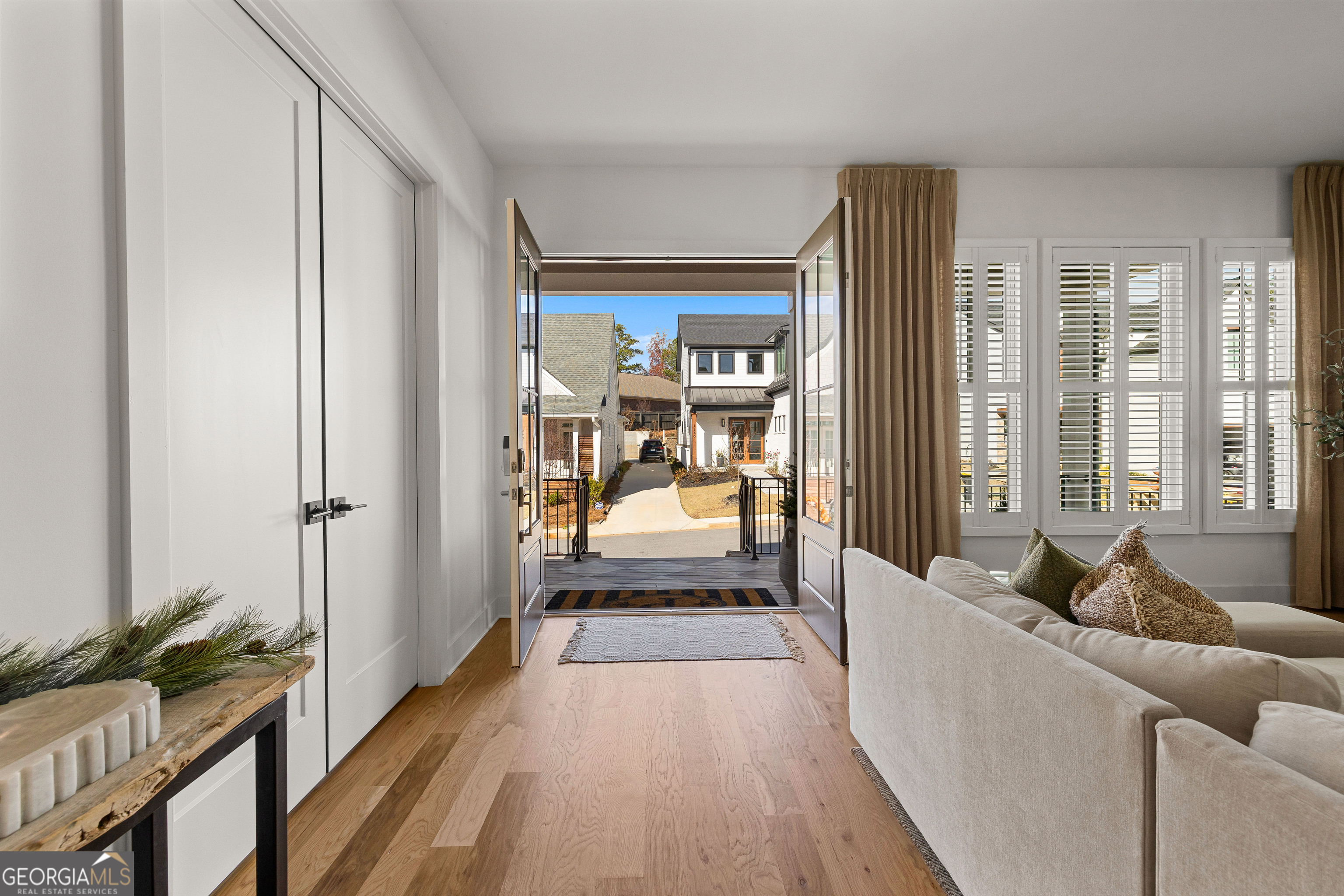 Peachtree City, Georgia 30269, United States, 4 Bedrooms Bedrooms, ,5 BathroomsBathrooms,Residential,Active,246170