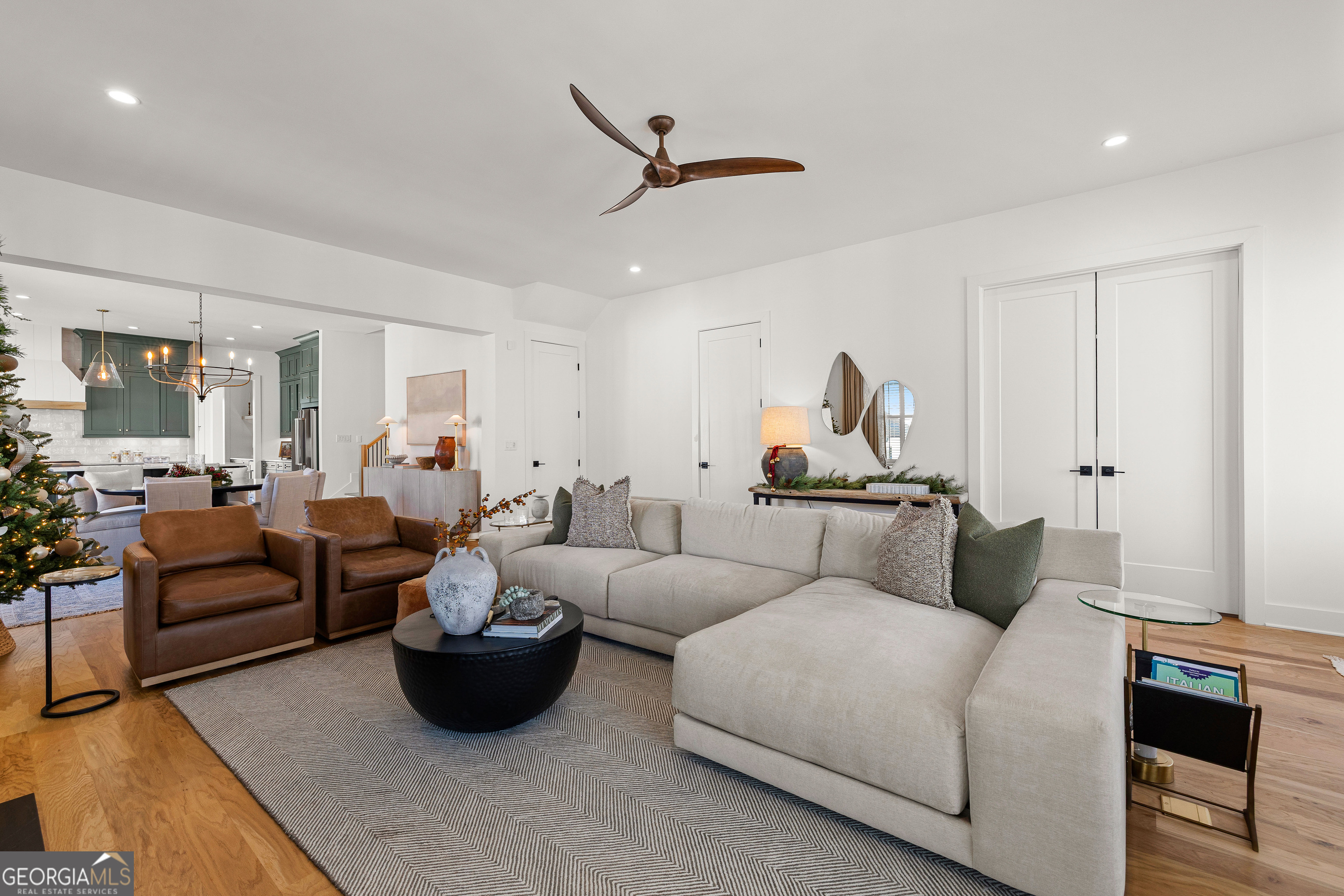 Peachtree City, Georgia 30269, United States, 4 Bedrooms Bedrooms, ,5 BathroomsBathrooms,Residential,Active,246170