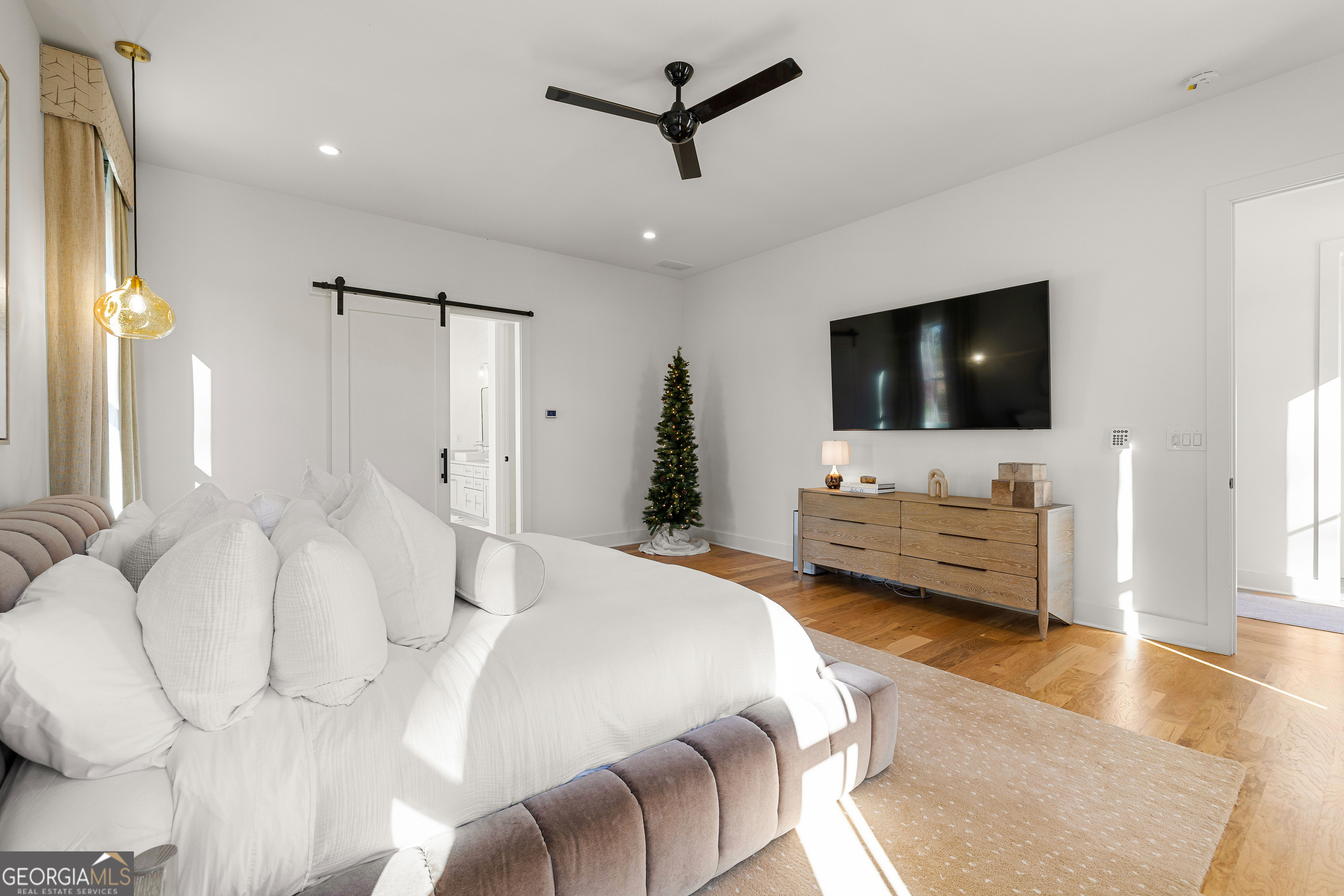 Peachtree City, Georgia 30269, United States, 4 Bedrooms Bedrooms, ,5 BathroomsBathrooms,Residential,Active,246170