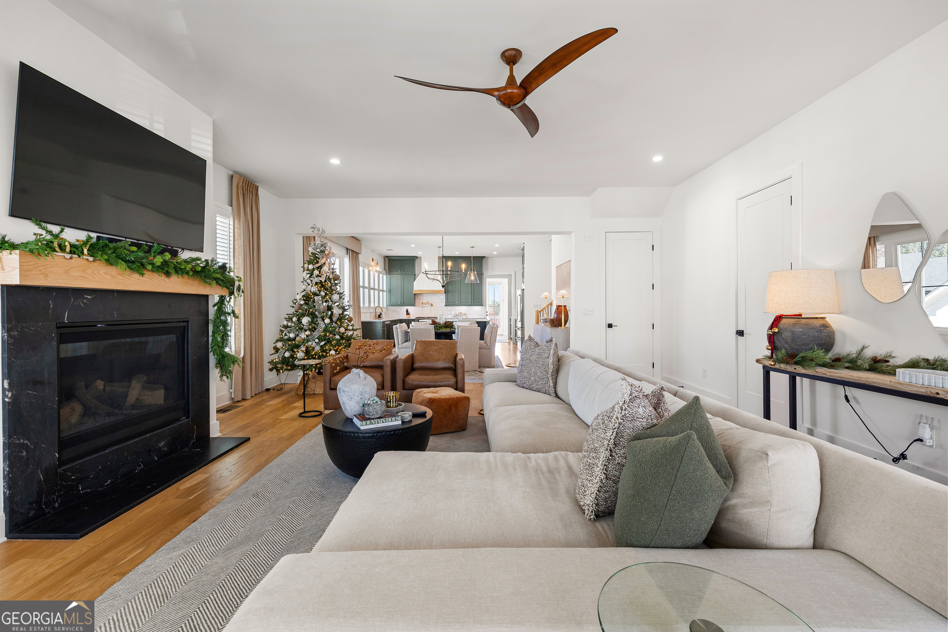 Peachtree City, Georgia 30269, United States, 4 Bedrooms Bedrooms, ,5 BathroomsBathrooms,Residential,Active,246170