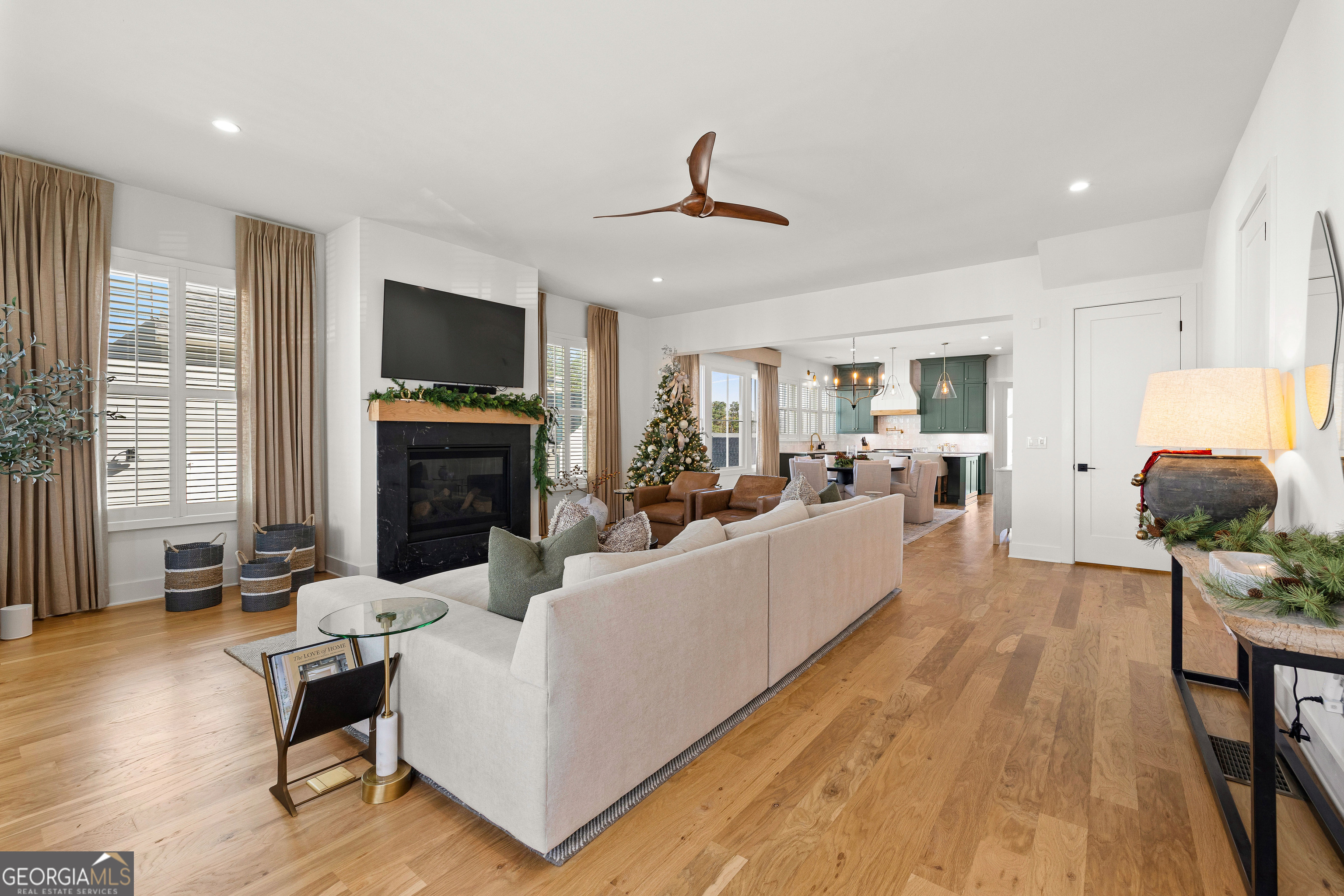 Peachtree City, Georgia 30269, United States, 4 Bedrooms Bedrooms, ,5 BathroomsBathrooms,Residential,Active,246170