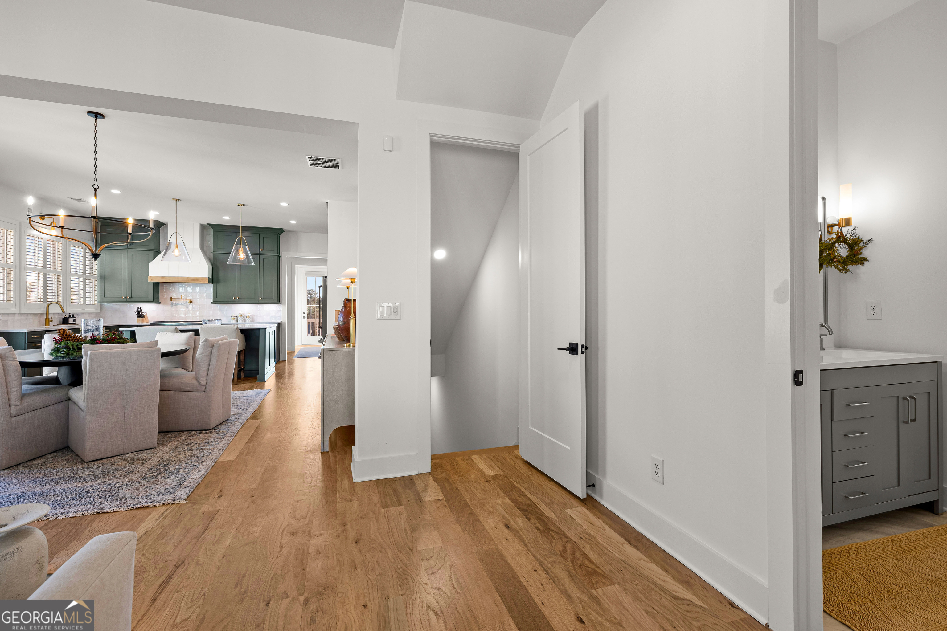 Peachtree City, Georgia 30269, United States, 4 Bedrooms Bedrooms, ,5 BathroomsBathrooms,Residential,Active,246170