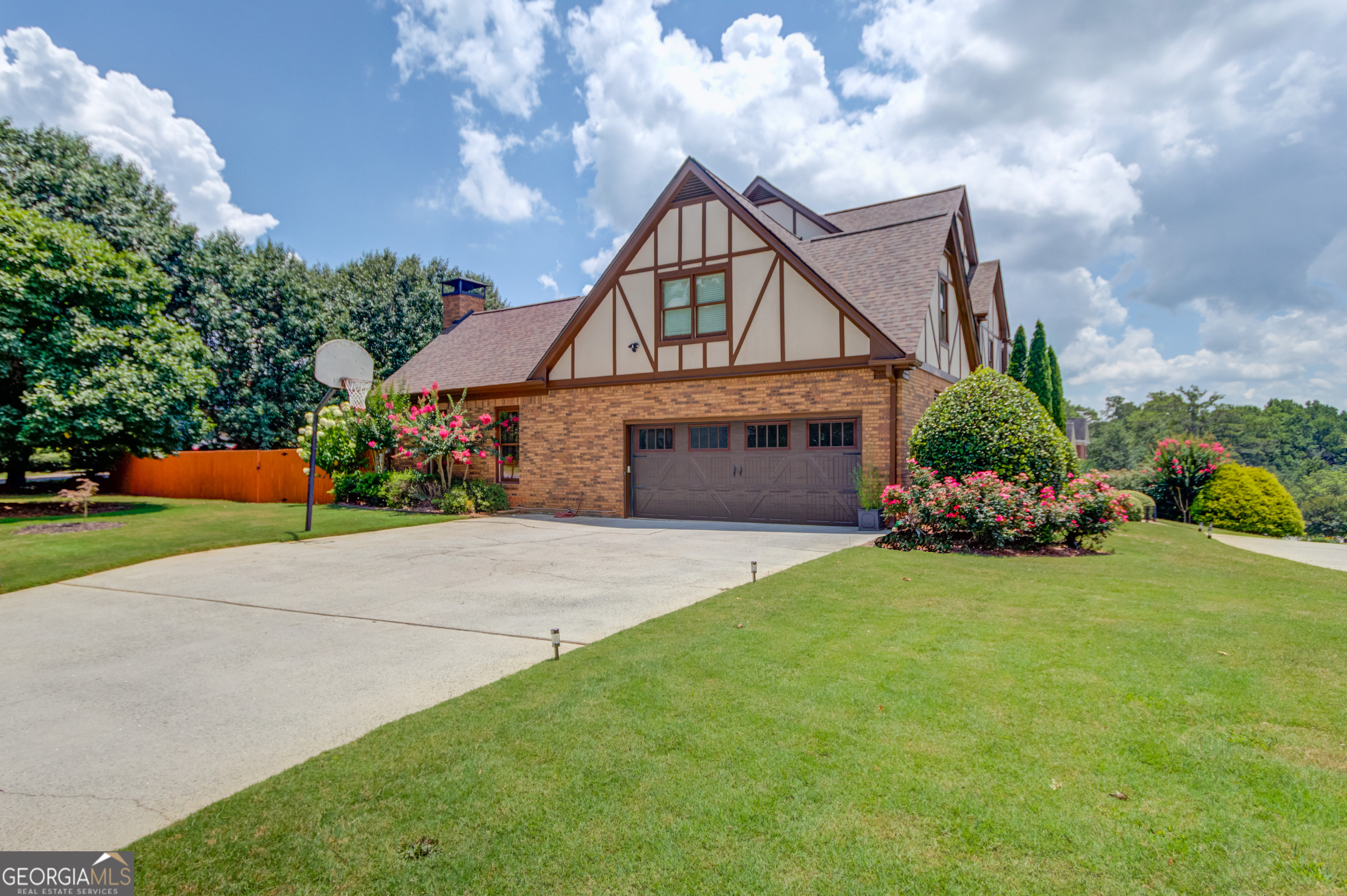 710 HAMBRICK DR