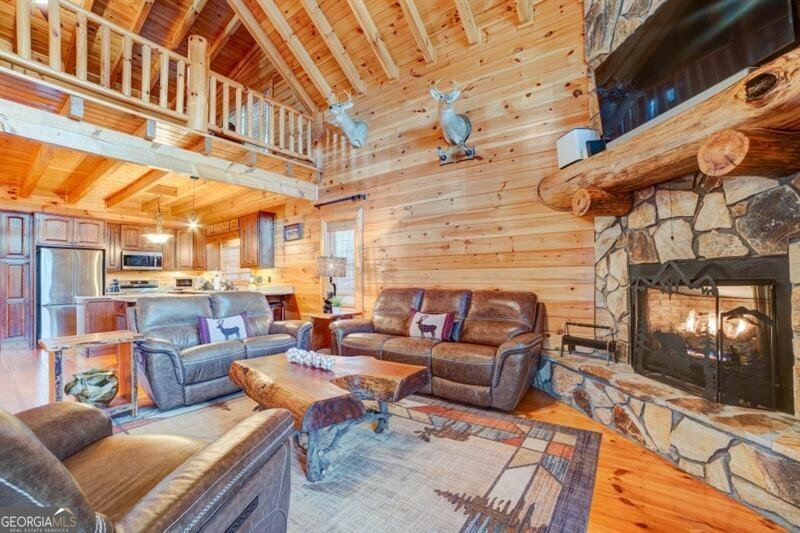 138 Lucius LN