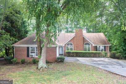 1404 Glenfield DR Lawrenceville GA 30043