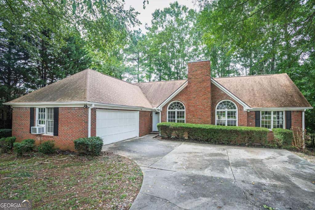 Photo of 1404 Glenfield Drive, Lawrenceville, GA 30043 (MLS # 10815111)