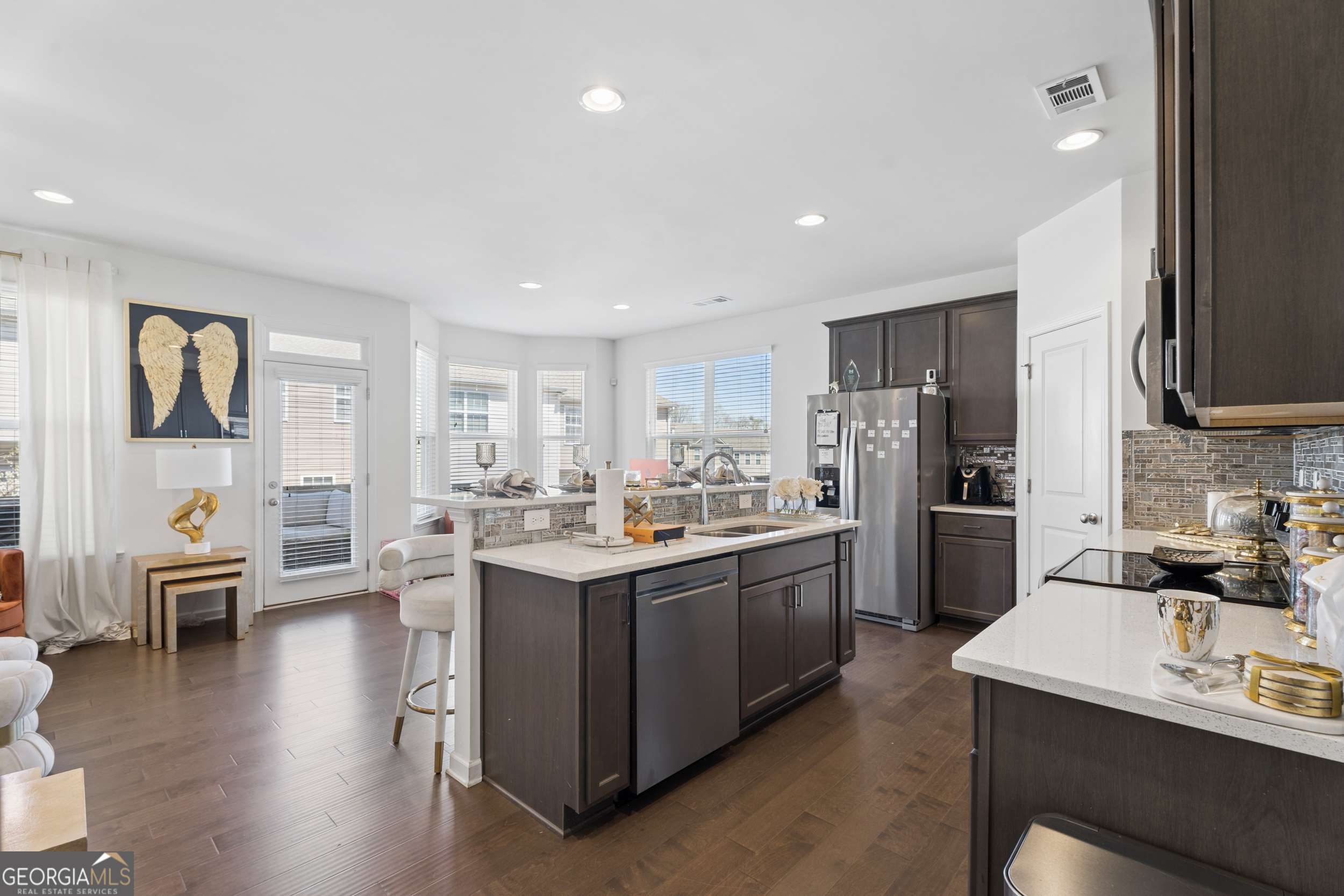 817 Regal LN SW