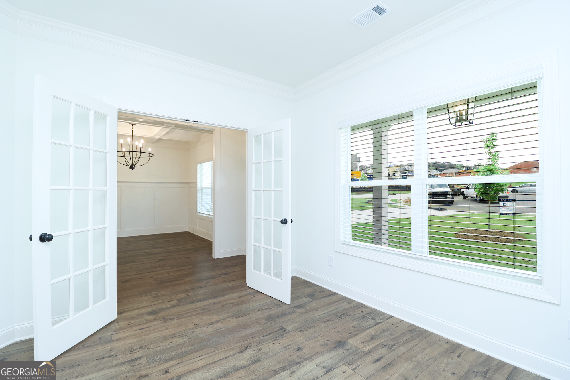 459 Banff DR