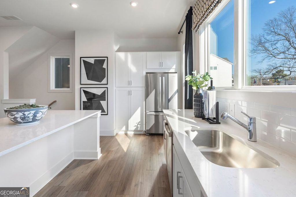 2684 Mackintosh CT 31