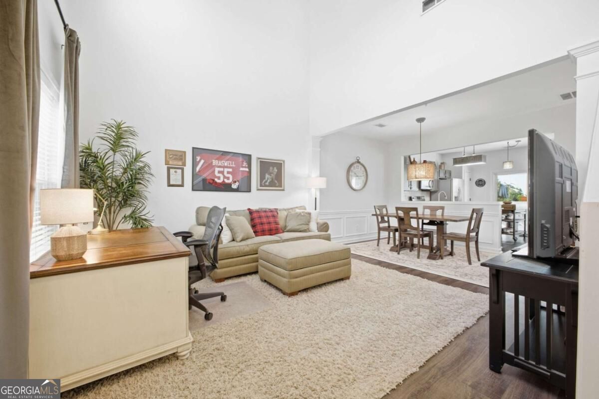 202 Kenninghall LN SE 30