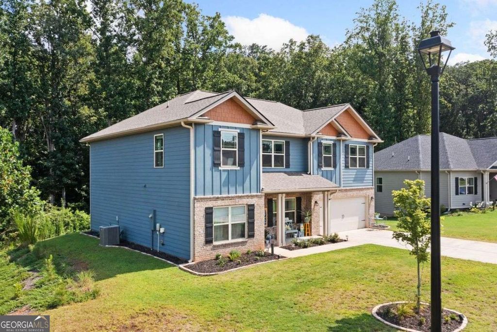 Photo of 15 Parks Trail, Dawsonville, GA 30534 (MLS # 10672207)