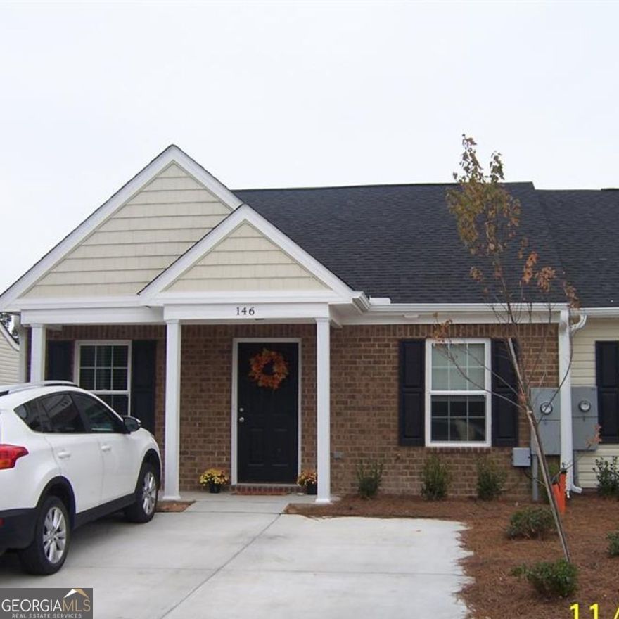 2 Bedroom 2 Bathroom townhome located in the highly sought after Cobblestone Community. This spacious floor plan is perfect for a first time home buyer or investor. Convenient location, low maintenance living and under $200,000.. this won't last long.