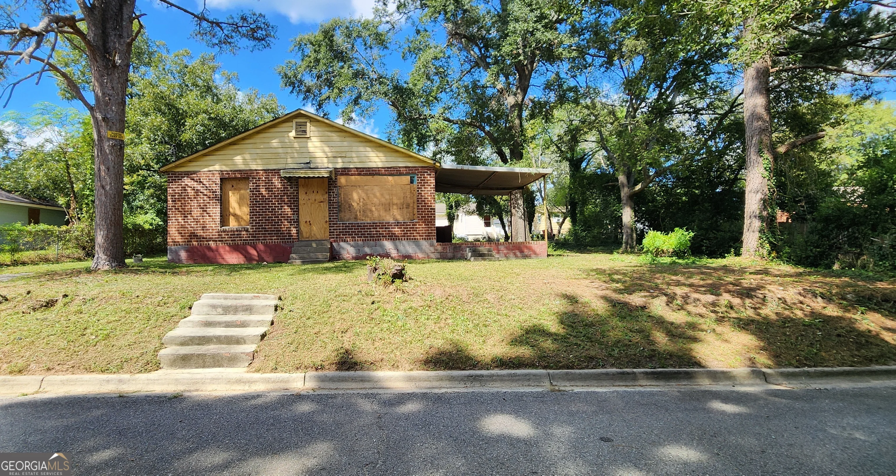 541 Straight Street