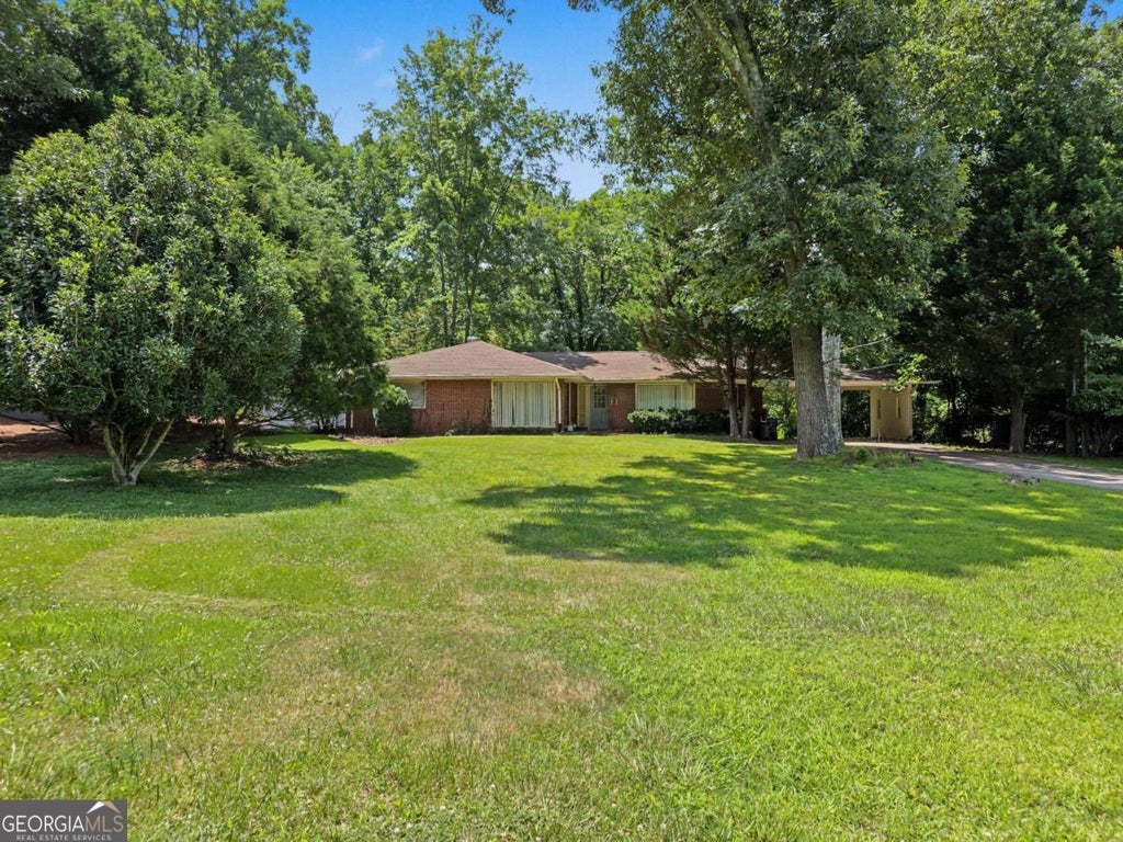 Photo of 675 Holly Drive, Gainesville, GA 30501 (MLS # 10794582)