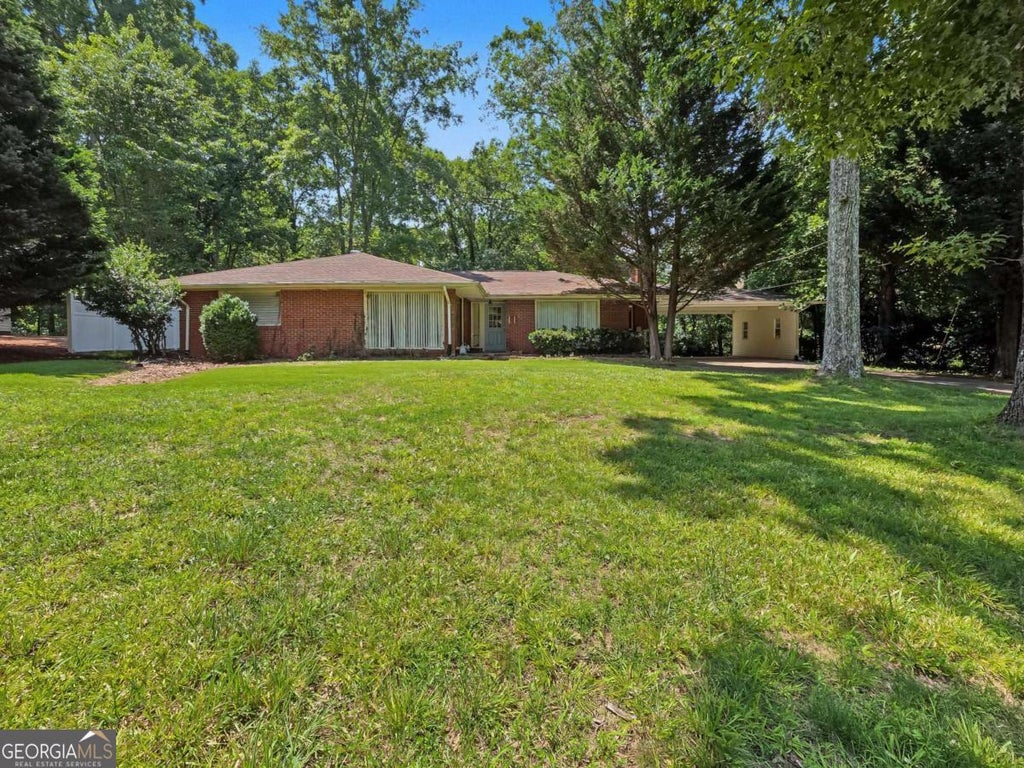 Photo of 675 Holly Drive, Gainesville, GA 30501 (MLS # 10794582)