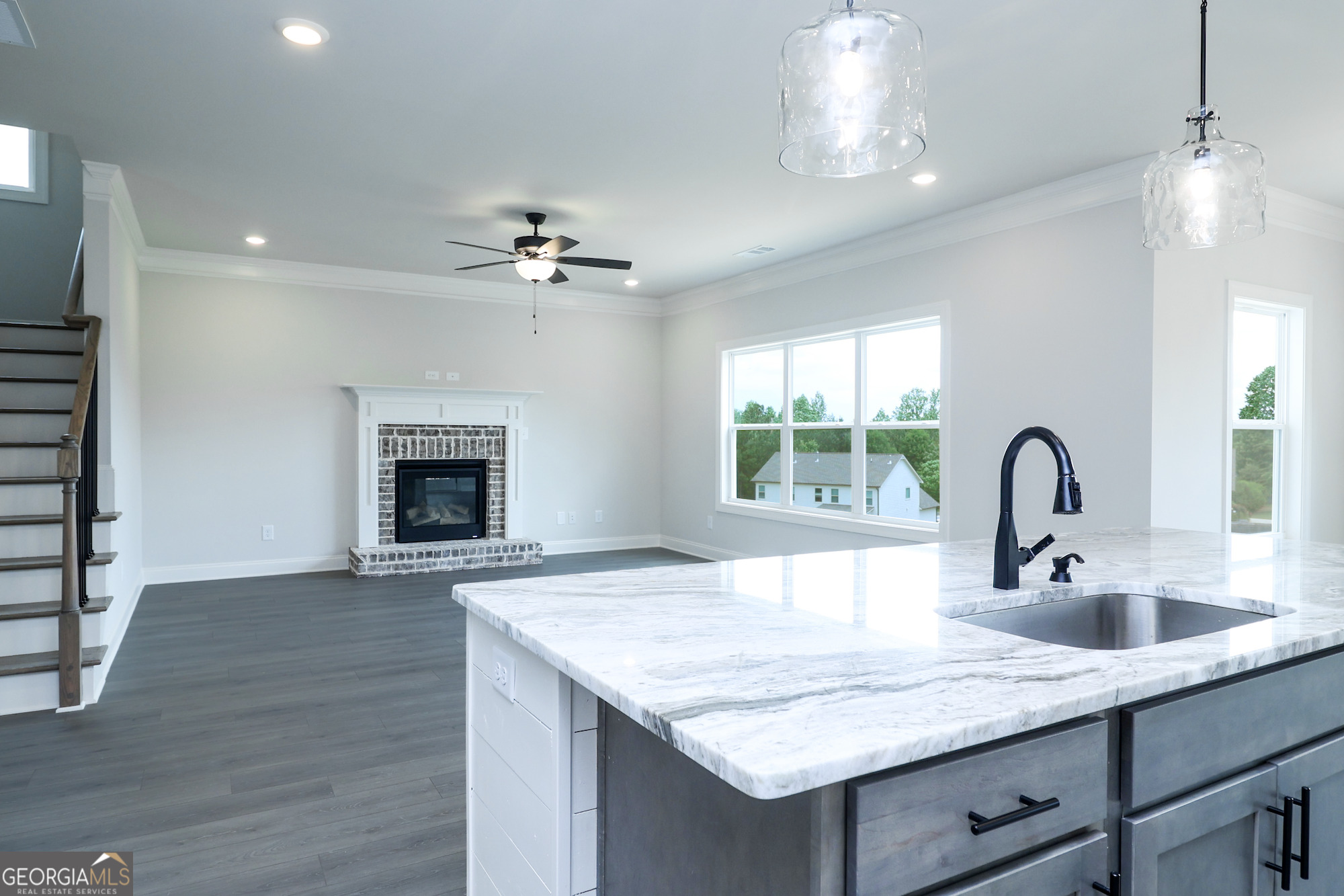 457 Banff DR