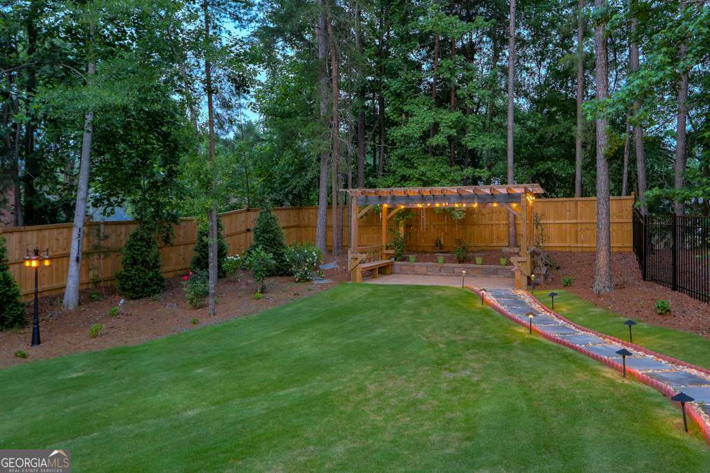 735 River Ridge LN
